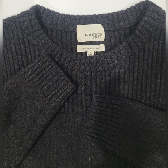 Aritzia Wilfred Free Minimalist 100% Italian Wool Tunic Length Sweater Size S - Picture 3 of 9